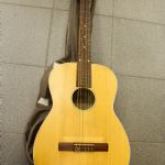 858 4555 Gitarr